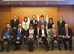 The participants pose at a closing ceremony when their seminar finished after a three-week period. At a session the previous day to present their action plans, their objectives were broken down according to their executable policies, and implementation schedules were also clarified. Everyone received high evaluations from their course leader.