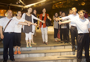 Ms. DIWU BI RONG, center, who requested PREX to hold a seminar to train executives at her own company. The photo was taken at the seminar in Japan in June 2013.