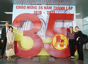 A visit to a prominent Vietnamese rubber-manufacturing company, which employs a former seminar participant. The company has marked its 35th anniversary.