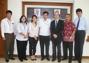 A visit to the Matsushita Gobel Foundation, as part of PREX alumni follow-up activities, in February 2012. Ms.Avianais second from the left.