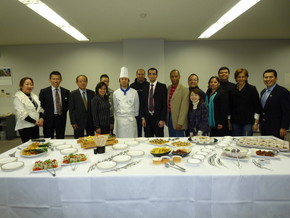 The participants were surprised at the recipe ideas created by the chef at the JICA Osaka cafeteria, who arranged Central American ingredients in a Japanese style.