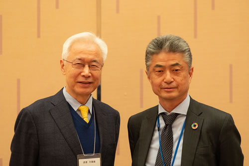 (Nakatani, International Department, PREX: on the right in the photo)