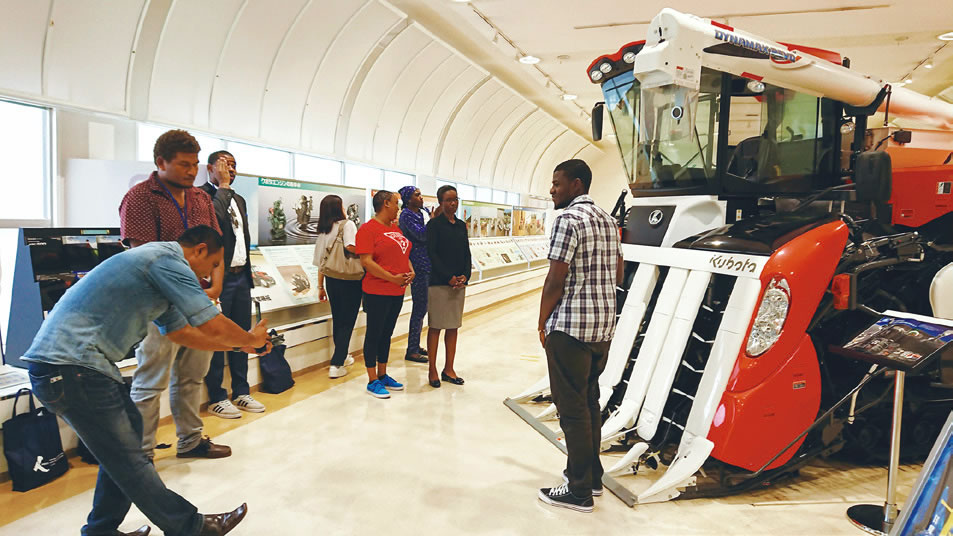 Large-size Harvester is very cool and popular with participants.