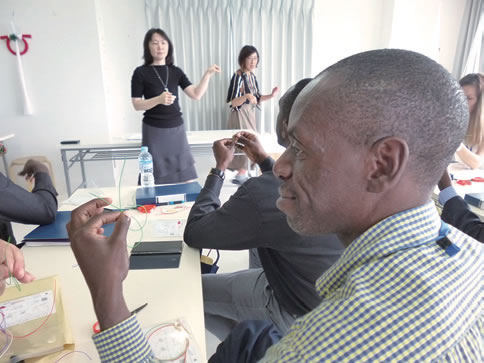 Visit to YAMAZAKI NOTOJOFU WORKSHOP,INC., a textile manufacturer of Notojofu, a premium woven ramie fabric, which is designated as Ishikawa Prefecture intangible cultural asset.