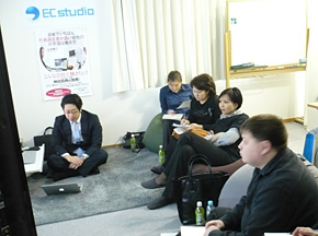 ChatWorkの利用者数は8万人を突破。新たなコミュニケーション手段として注目を浴びています。