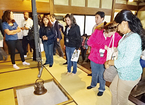 石谷家住宅（国・町指定登録有形文化財）は、智頭の宿場町「智頭宿」の中心部に位置する。当時は大庄屋をつとめていた。