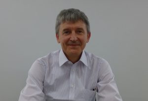 帰国研修員にビデオレター(福井県立大学教授 ベロフ・アンドレイ氏)