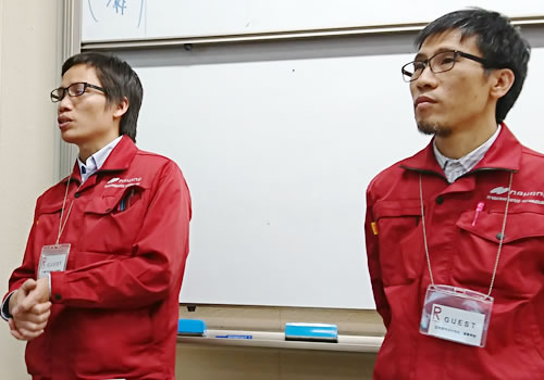 立命館宇治高校の3年生が、ベトナムから来日し、東大阪の株式会社 中農製作所で働く、タンさんとホアンさんに質問しました。