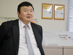 明るい笑顔でこの困難を一緒に乗り越えましょう!