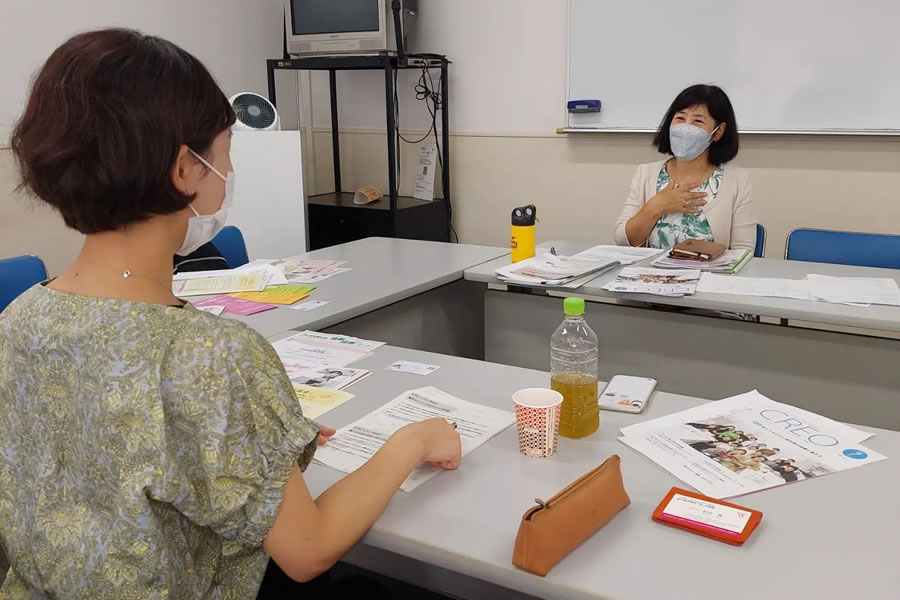 クレオ大阪中央でのインタビューの様子。