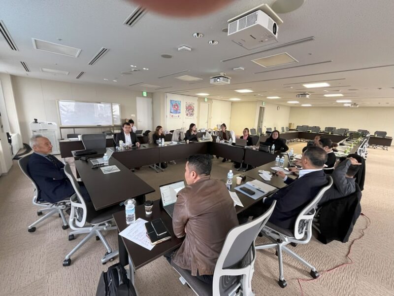 振り返り、参加者とファシリテーターを務める関西大学 後藤教授