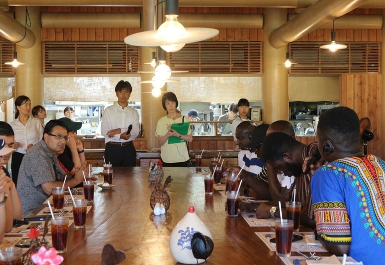淡路市にあるパソナ農援隊のAwaji Nature Lab＆Resortにある農家レストランで農業に携わる人を増やすための新しい取り組みを学びました。